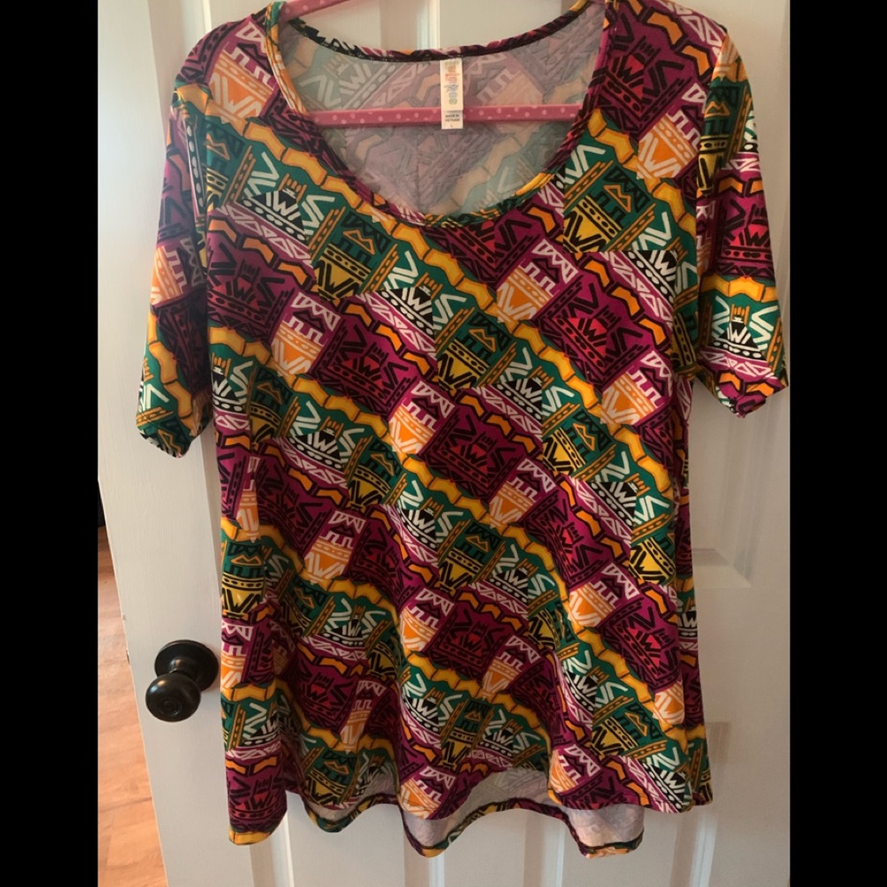 Lularoe Perfect T bright and vibrant pattern!